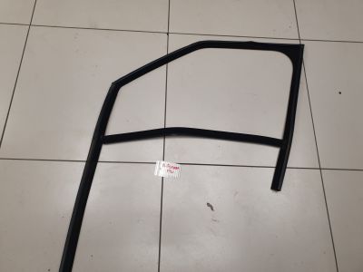 Уплотнитель стекла передней левой двери для Land Rover Range Rover Sport 2013-