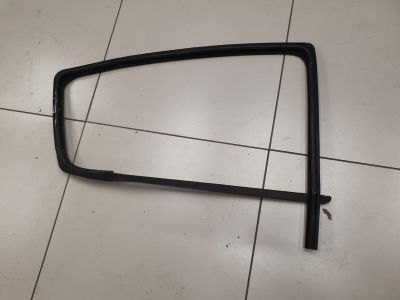 Уплотнитель стекла двери задний правый для Renault Sandero 2009-2014