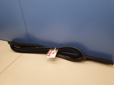 Уплотнитель стекла двери задний правый для Land Rover Range Rover Evoque 2011-2018