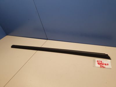 Накладка стекла передней левой двери для Land Rover Discovery Sport 2014-