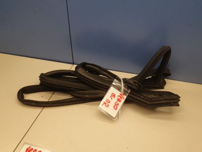 Уплотнитель двери передней правой для Toyota Verso 2009-2018