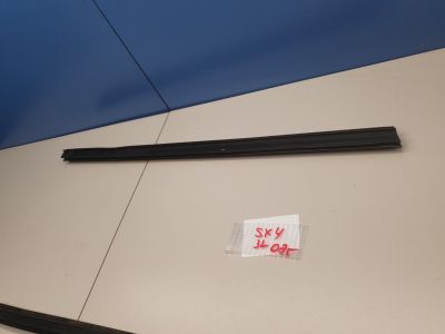 Накладка стекла задней левой двери для Suzuki SX4 2006-2013