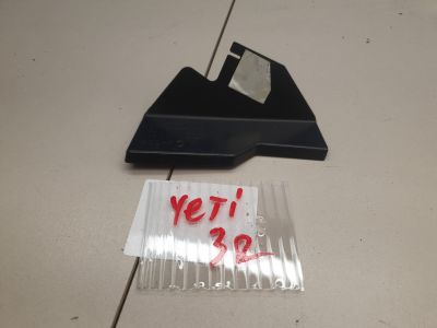 Накладка замка двери задней правой для Skoda Yeti 2009-2018