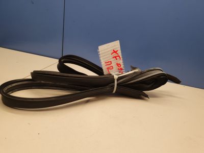 Уплотнитель стекла передней правой двери для Jaguar XF 2007-2015