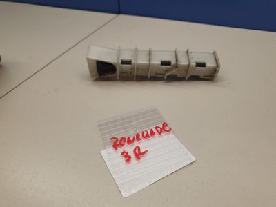 Кронштейн обшивки двери задней правой для Jeep Renegade BU 2015-