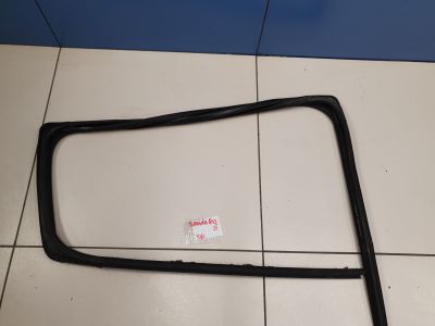 Уплотнитель стекла двери задний правый для Renault Sandero 2014-