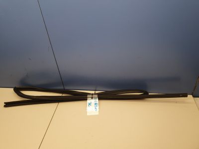 Уплотнитель стекла двери задний левый для Toyota Verso 2009-2018