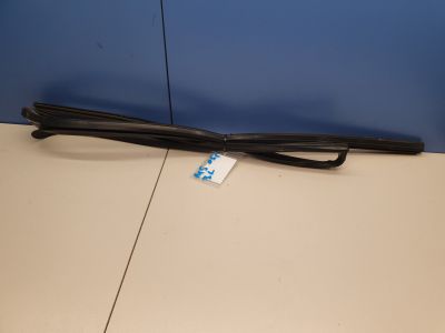 Уплотнитель стекла двери задний левый для Mazda 5 CR 2005-2010