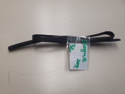 Уплотнитель двери задней левой для Land Rover Range Rover Evoque 2019-