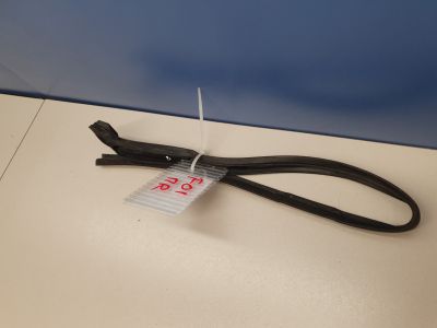 Уплотнитель двери передней правой для BMW 7 F01 F02 2008-2015