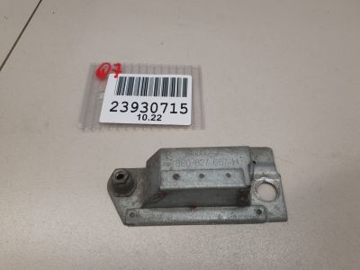 Кронштейн двери багажника правый для Audi Q7 4L 2005-2015