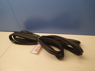 Уплотнитель двери передней левой для Opel Astra J 2009-2017