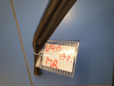 Уплотнитель двери передней правой для Volvo V40 (V40 Cross Country) 2012-