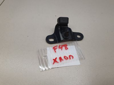 Кронштейн амортизатора двери багажника левый для BMW X1 F48 2015-2023