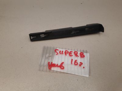 Кронштейн фонаря (стоп сигнал) для Skoda Superb 3V 2015-