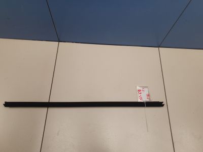 Накладка стекла передней правой двери для Volvo XC60 2008-2017