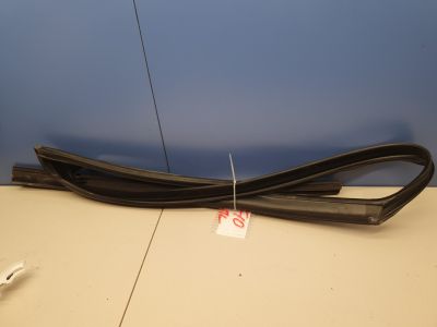 Уплотнитель стекла передней левой двери для BMW 5 F10 2009-2017