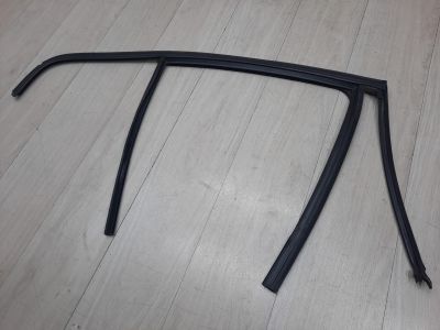 Уплотнитель стекла двери задний правый для BMW 3 F30 2011-2018