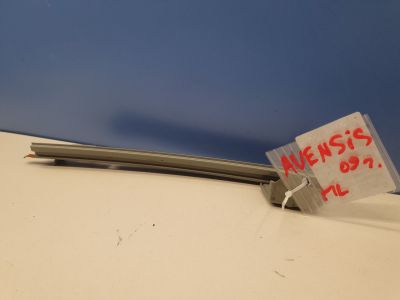 Направляющая стекла передней левой двери для Toyota Avensis T27 2008-2018