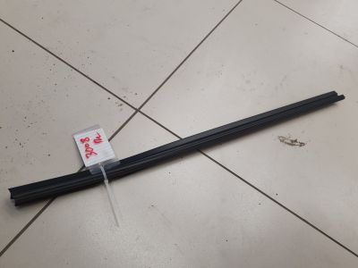 Накладка стекла передней левой двери для Peugeot 3008 2009-2016