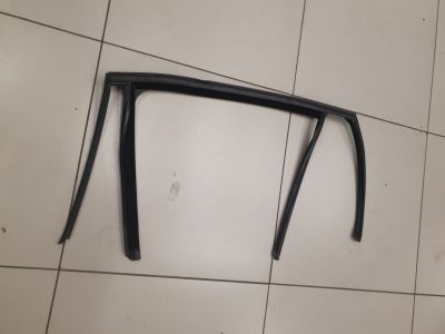 Уплотнитель стекла двери задний левый для Mercedes E-klasse W212 2009-2016