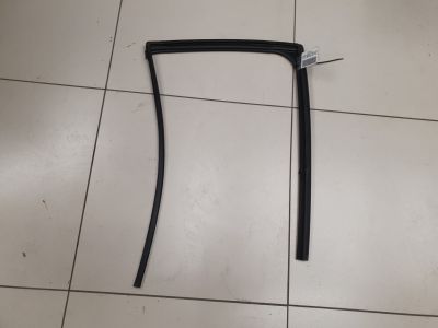 Уплотнитель стекла двери задний правый для Mazda CX-5 2011-2017