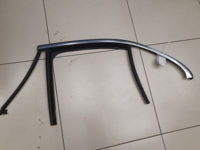 Уплотнитель стекла двери задний левый для Mercedes C-klasse W205 2014-