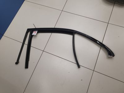 Уплотнитель стекла двери задний левый для Mercedes C-klasse W205 2014-