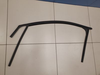 Уплотнитель стекла передней левой двери для Ford Focus 2.5 2008-2011