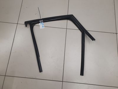 Уплотнитель стекла двери задний левый для Audi Q3 8U 2012-2018