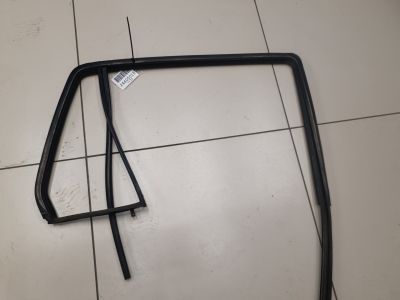 Уплотнитель стекла двери задний правый для Hyundai Santa Fe CM 2005-2012