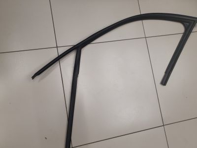 Уплотнитель стекла передней левой двери для Audi A4 B8 2007-2015