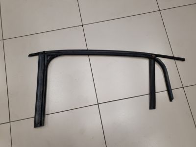 Уплотнитель стекла двери задний правый для Tesla Model X 2015-