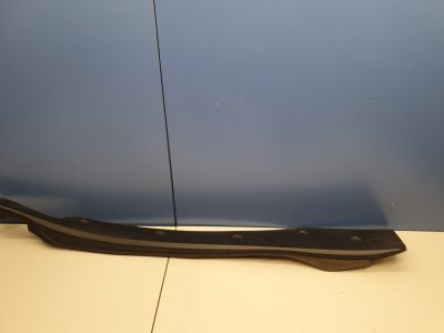 Уплотнитель двери передней левой для Tesla Model X 2015-