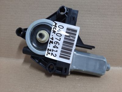 Моторчик стеклоподъёмника задний правый для Volvo S60 2010-2018