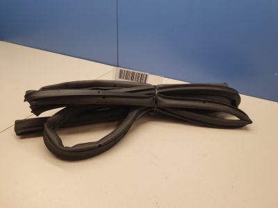 Уплотнитель двери задней левой для Mazda CX-5 2011-2017