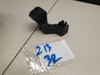 Кронштейн замка двери задний правой для Mercedes E-klasse W213 2016-