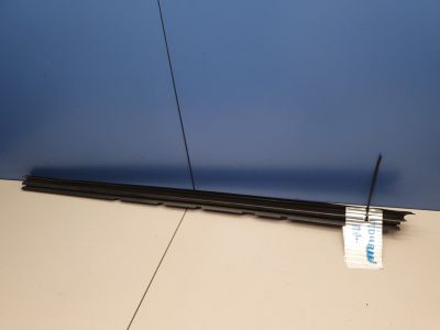 Накладка стекла передней правой двери для Volkswagen Touran 2010-2016