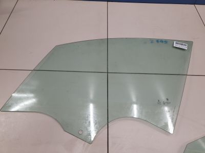 Стекло двери передней левой для BMW 2 F45 F46 Tourer 2014-