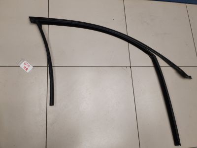 Уплотнитель стекла передней правой двери для BMW 7 G11 G12 2015-