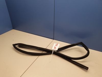 Уплотнитель стекла двери задний левый для Subaru XV G33 G43 2011-2017