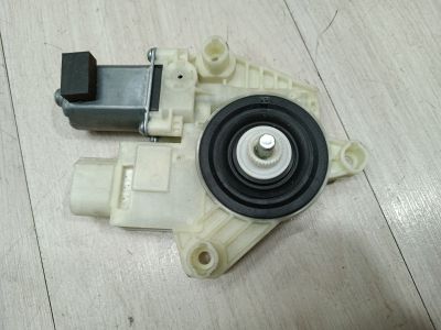 Моторчик стеклоподъёмника передний левый для BMW 7 G11 G12 2015-