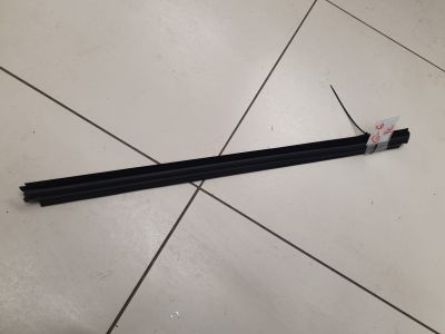 Накладка стекла задней левой двери для Volkswagen Golf 6 2009-2013