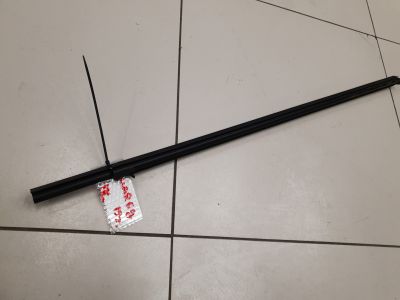 Молдинг стекла передней левой двери для Volkswagen Touareg 2010-2018