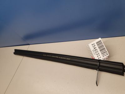 Накладка стекла задней левой двери для Volvo V40 (V40 Cross Country) 2012-