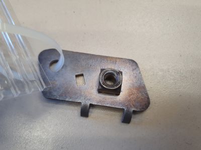 Кронштейн звукового сигнала для Volkswagen Polo Sedan 2011-