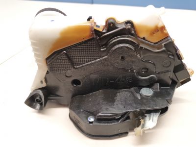 Замок двери передней правой для Toyota Yaris 2011-2017