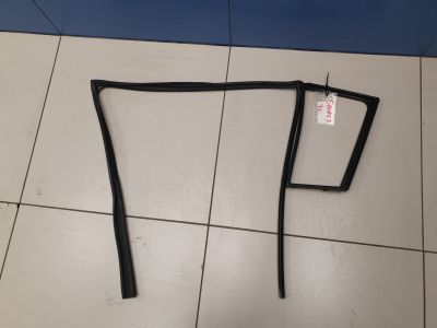 Уплотнитель стекла двери задний левый для KIA Sportage 2010-2015