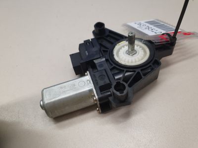 Моторчик стеклоподъёмника задний правый для Mercedes A-klasse W176 2012-2018