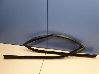 Уплотнитель стекла двери задний левый для Land Rover Range Rover 2002-2012